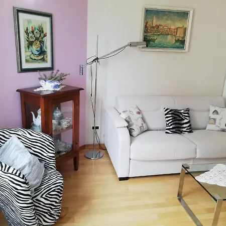 Near Reno With Private Parking