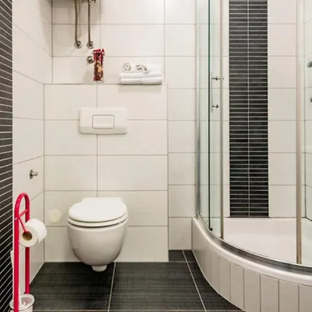 Near Reno With Private Parking Спліт