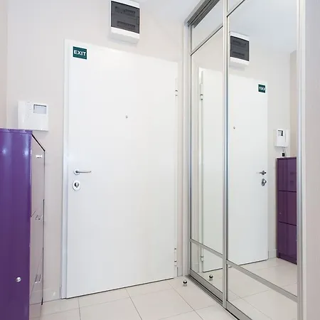 Near Reno With Private Parking Apartman Split